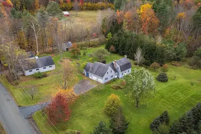 Image de Hilltop Homestead : Charming Woodstock Farmhouse, Close to Skiing
