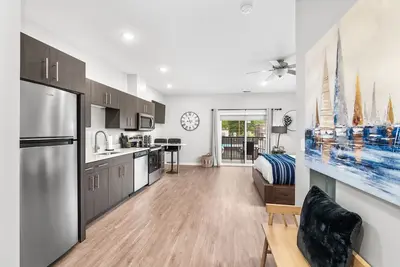 Image de Queen Studio Apartment - Lincoln Park Boutique Hotel