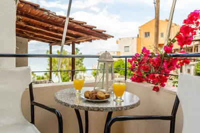 Image de Escape to Your Private Oasis: Experience Living at Aroma#1 on Your Next Getaway!