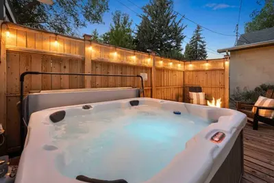 Image de Stylish heart of Downtown Flagstaff Unit w/ HotTub