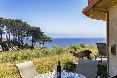 Image de Bella Vista by the Sea - Ground Level with a View on the North Bluff.