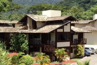 Image de House R1 in Maresias gated community facing the beach.