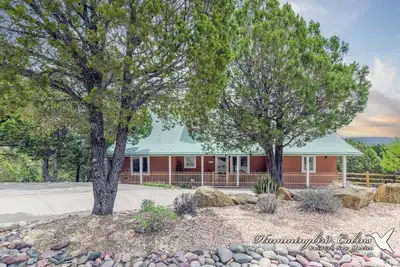 Image de Valley View! Breathtaking views in a modernized southwestern home!