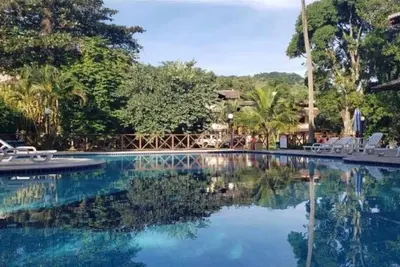 Image de House N12 in Maresias, gated community facing the beach.
