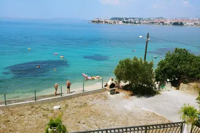 Image de A2 beachfront apt with big terrace and sea view
