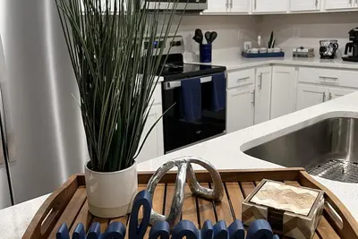 Image de Comfy Downtown Clarksville Home