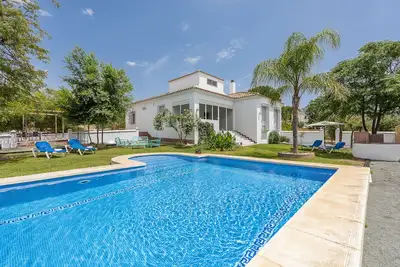 Image de Maison de vacances \"Casa Rural Dehesa De Las Yeguas\" avec piscine, terrasses et Wi-Fi