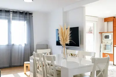 Image de Appartement confortable 3 chambres en centre-ville de Grenade, proche Alhambra et Sierra Nevada