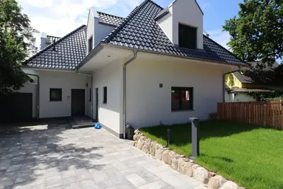 Image de Großzügige Doppelhaushälfte mit Sauna nur Wenige Schritte zum Strand