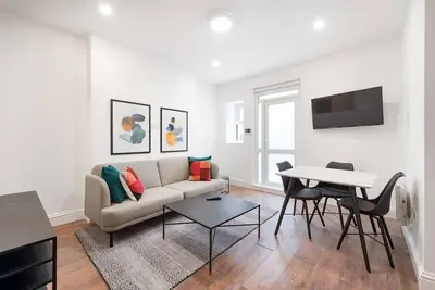 Pbc | One Bed Earl's Court Ece5