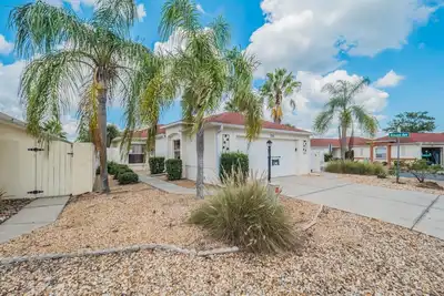 Image de Private Corner Unit Pool Home w\/Bbq & Dog Friendly!