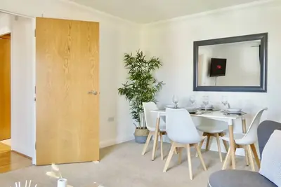 Image de Spacious 4-Bed, 2-Bath Home Near General Hospital with Free Parking
