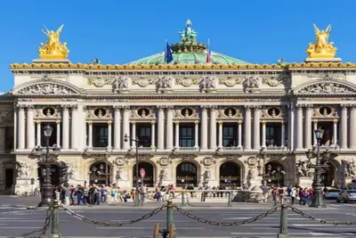 Image de Nestled along the Que banks of Seine -perfection in intimate luxury near Louvre