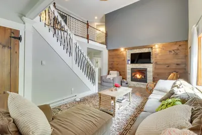Image de Private Hot Tub & Fire Pit: Pocono Lake House!