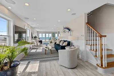 Image de Spacious Modern Ocean Front Beach House in IndianTown Beach Old Saybrook, Ct