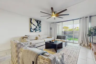 Image de Dog-friendly condo near Old Town with patio, outdoor pool, Bbq areas & Ac