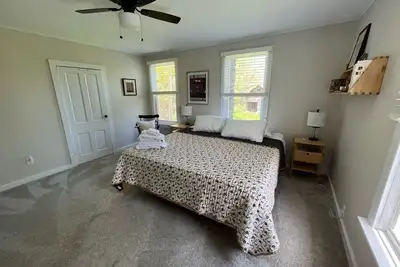 Image de Catskills Family Oasis - 1920 farmhouse with pond, close to skiing + hiking
