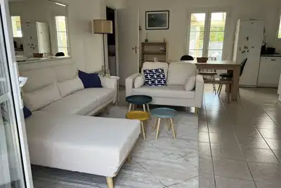 Image de Maison calme, Port et Plage à pieds, véranda et jardin, places de parking