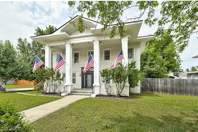 Image de The White House Okc + Wedding Venue- a historical remodel for 10 people