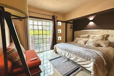 Image de *Lovely Apartment- Best For Solos Or Couple Travelers*