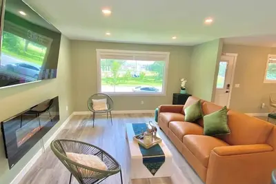 Image de Uc WalkingDistance 3br/2. 5ba Up+3br/2ba Legal Down