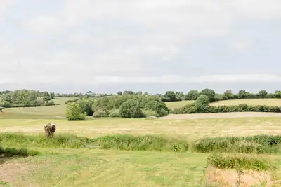 Image de GenieĂźen sie Ihren Urlaub mit Traumhaftem Blick Ăśber die Wiesen Nahe der Schlei