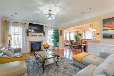 Image de Pool Access & Near Golf: Summerville Getaway!