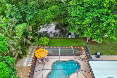 Image de Lakefront Escape | Private Dock! Luxurious Pool!