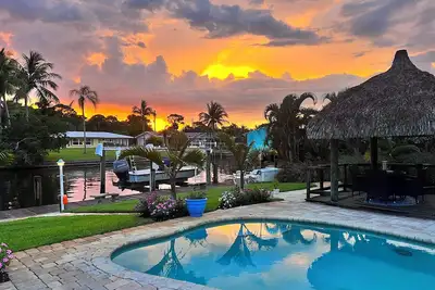 Image de Waterfront home with Private Pool & Dock in Palm City. Pet friendly.