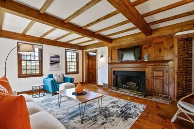 Image de Dog-friendly 4 bedroom 4 bathroom sleeps 10 home near bay side beaches and exclusive 6a!