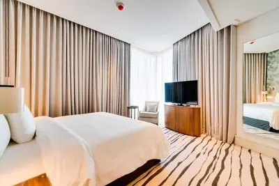 Image de Two Bedroom Apartment Near Vida Souk Mall By Luxury Bookings