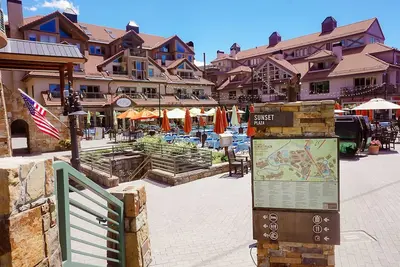 Image de Updated Ski In/Ski Out Condo in the Heart of Mountain Village w/ Private Ski Locker!