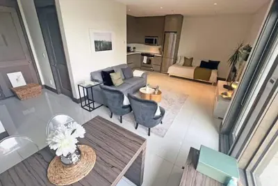 Image de Luxury Modern Guest Suite w/ City & Ocean Views