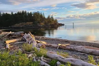 Image de Escape to Seascapes on Texada Island! !