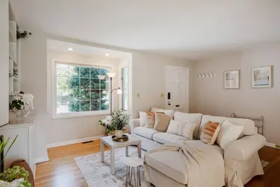 Image de 6209 Entire · Cozy 3b2b House Central Location\/5 mins to Uw