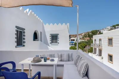 Image de Appartement dans un hôtel \"Pico Bello Patmos 30\" avec vue sur la mer, terrasse privée et Wi-Fi