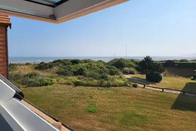 Image de Duplex en front de mer avec balcon Ă Merville-Franceville-Plage