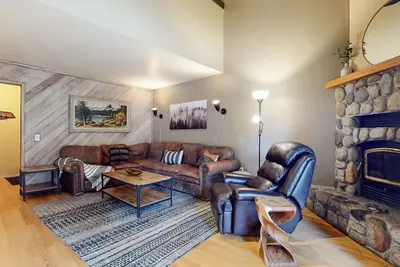 Image de Your Home Away From Home! Quiet Setting, Near the Creek and Walking Trails