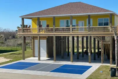 Image de Gator Getaway, A TxBeachVacation home. Has 4 bedrooms with a Bonus Bunkroom (8beds) - 3 Bathrooms |