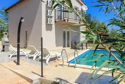 Image de Maison de vacances Pula pour 1 - 7 personnes avec 3 chambres à coucher - Maison de vacances