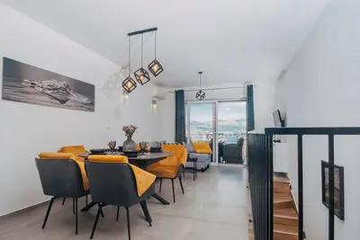 Image de Appartement de vacances Okrug Gornji pour 1 - 5 personnes avec 2 chambres à coucher - Appartement de