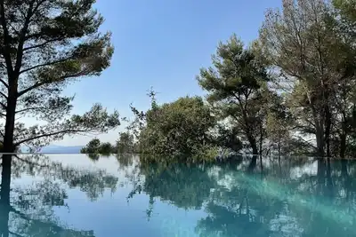 Image de Entre vignes et pinèdes grande villa avec piscine et jacuzzi à 10 mins de la mer