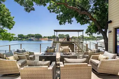Image de Labor Day Availability - Luxurious Home on Lake Lbj - Awesome Location!