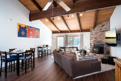 Image de Paddle Peak Sand Harbor Retreat!