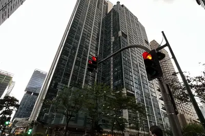 Image de 1br Uptown Bgc condo across Uptown Mall. near St Lukes Hospital