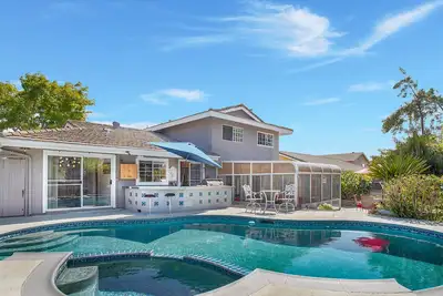 Image de Charming Country-Style Home with Backyard Oasis!