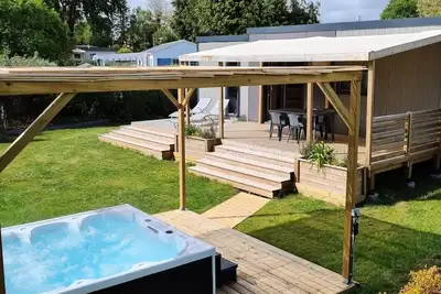 Image de Mobilhome Taos Premium avec Spa 40m² - 2 chambres - 2 salles de bain \/ terrasse couverte + Tv + Lv 4 personnes