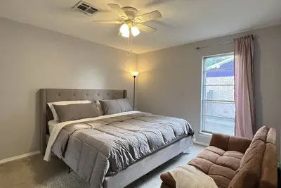 Image de Basket Bungalow near walking trail family & pet friendly.