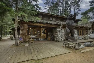 Image de One of a kind Northwoods log cabin - Panda Pad - Boulder Junction