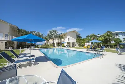 Image de Cayman Reef Resort #6 on Seven Mile Beach w/ Pool & Tennis